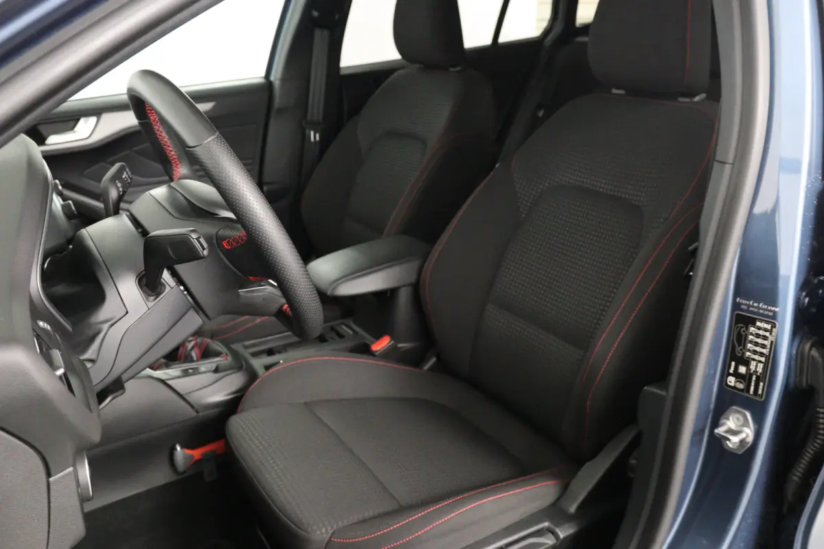 1.0EB Hybrid ST Line | Dealer Onderhouden! | 1e Eigenaar! | Winterpack | Camera | LED | Clima | Navi | Cruise Control | Parkeersensoren V+A | DAB | Lichtmetalen Velgen