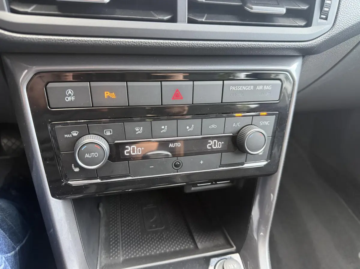 1.0 TSI Style Virtual Display