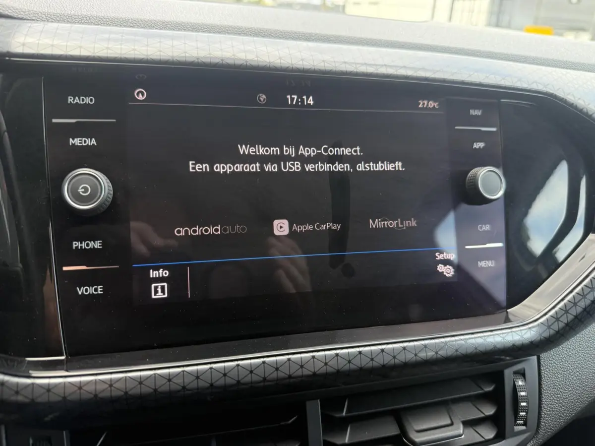 1.0 TSI Style Virtual Display