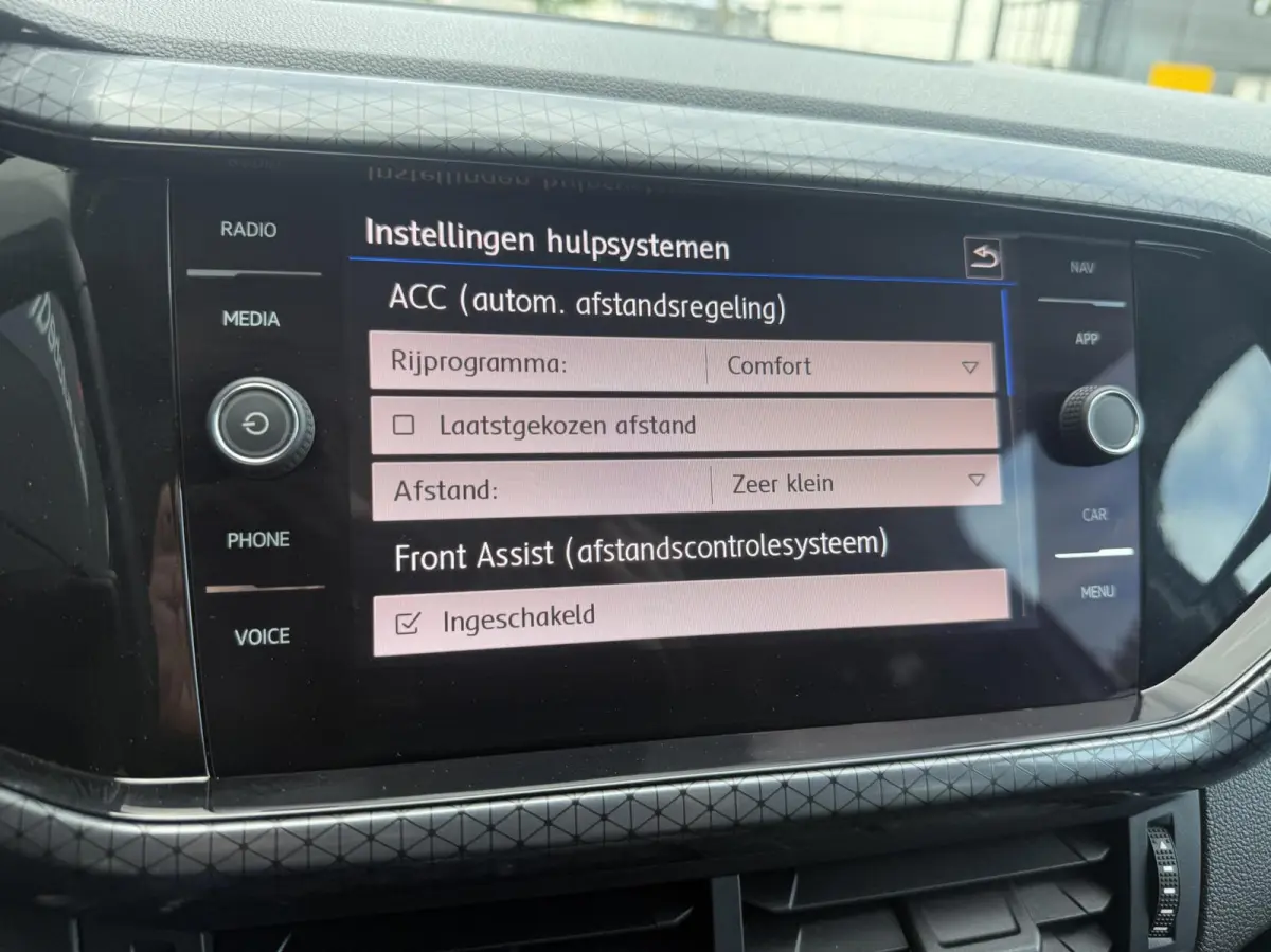1.0 TSI Style Virtual Display