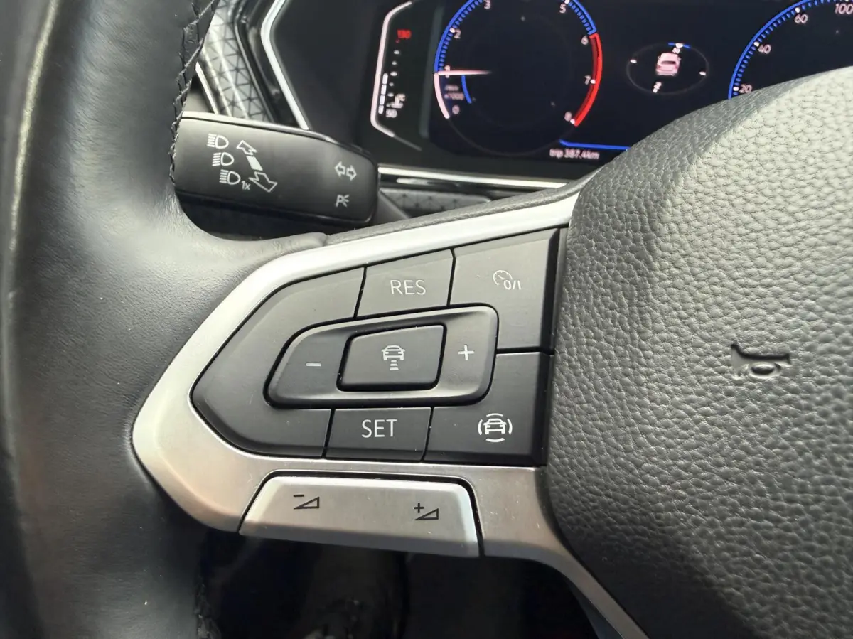 1.0 TSI Style Virtual Display