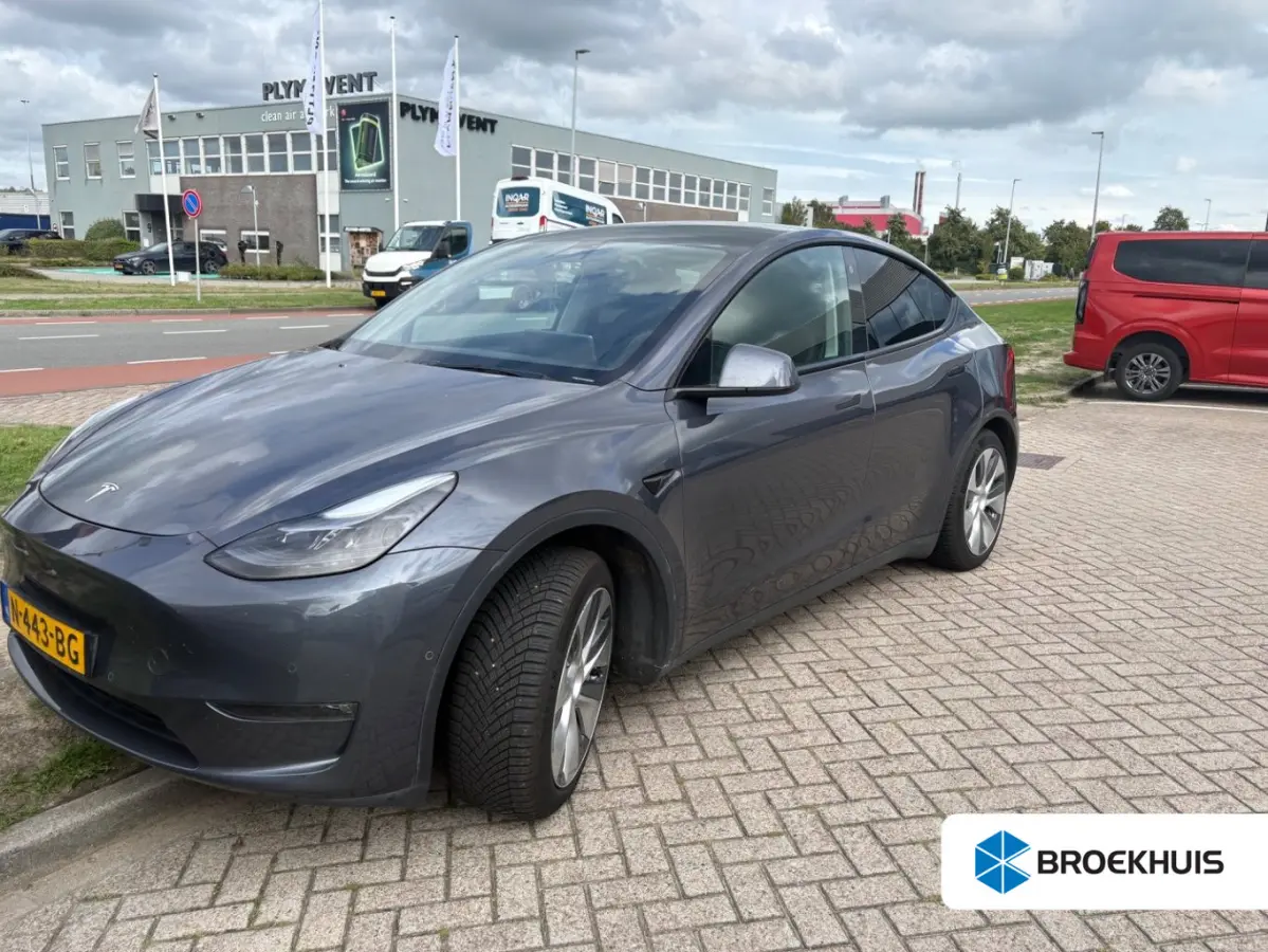 Long Range AWD 75 kWh l 514PK | SOH 91% l Leder l 360gr Camera l Navigatie l Stoel en stuurverwarming l Pano Dak l 19" l