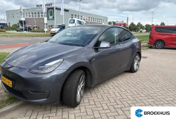 Long Range AWD 75 kWh l 514PK l Leder l 360gr Camera l Navigatie l Stoel en stuurverwarming l Pano Dak l 19" l