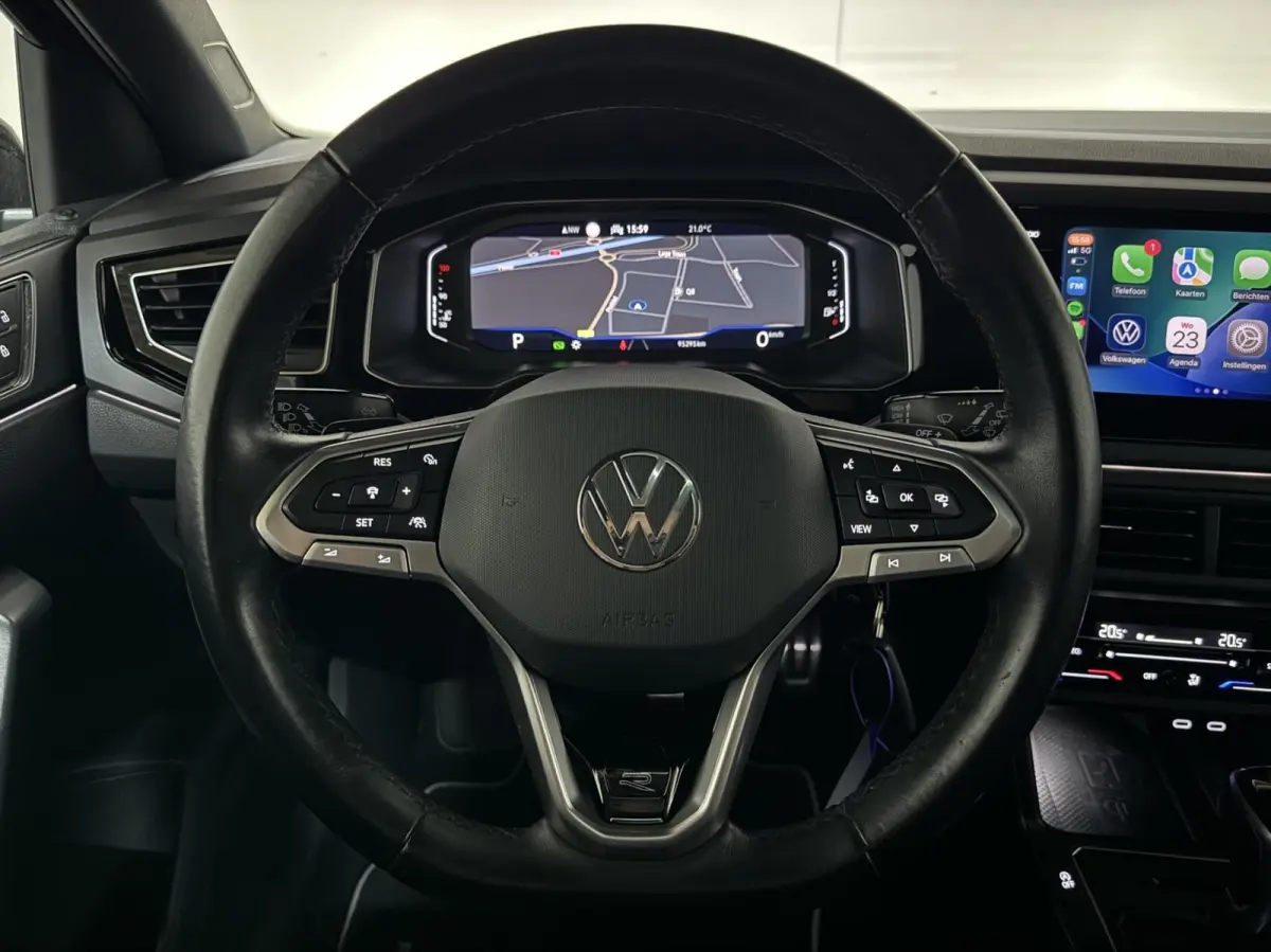 1.0 TSI R-Line Pano DSG Virtual Carplay Camera