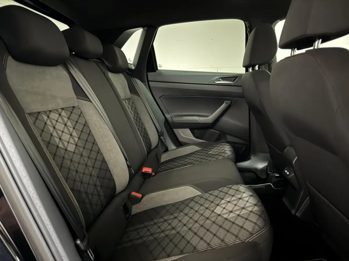 1.0 TSI R-Line Pano DSG Virtual Carplay Camera