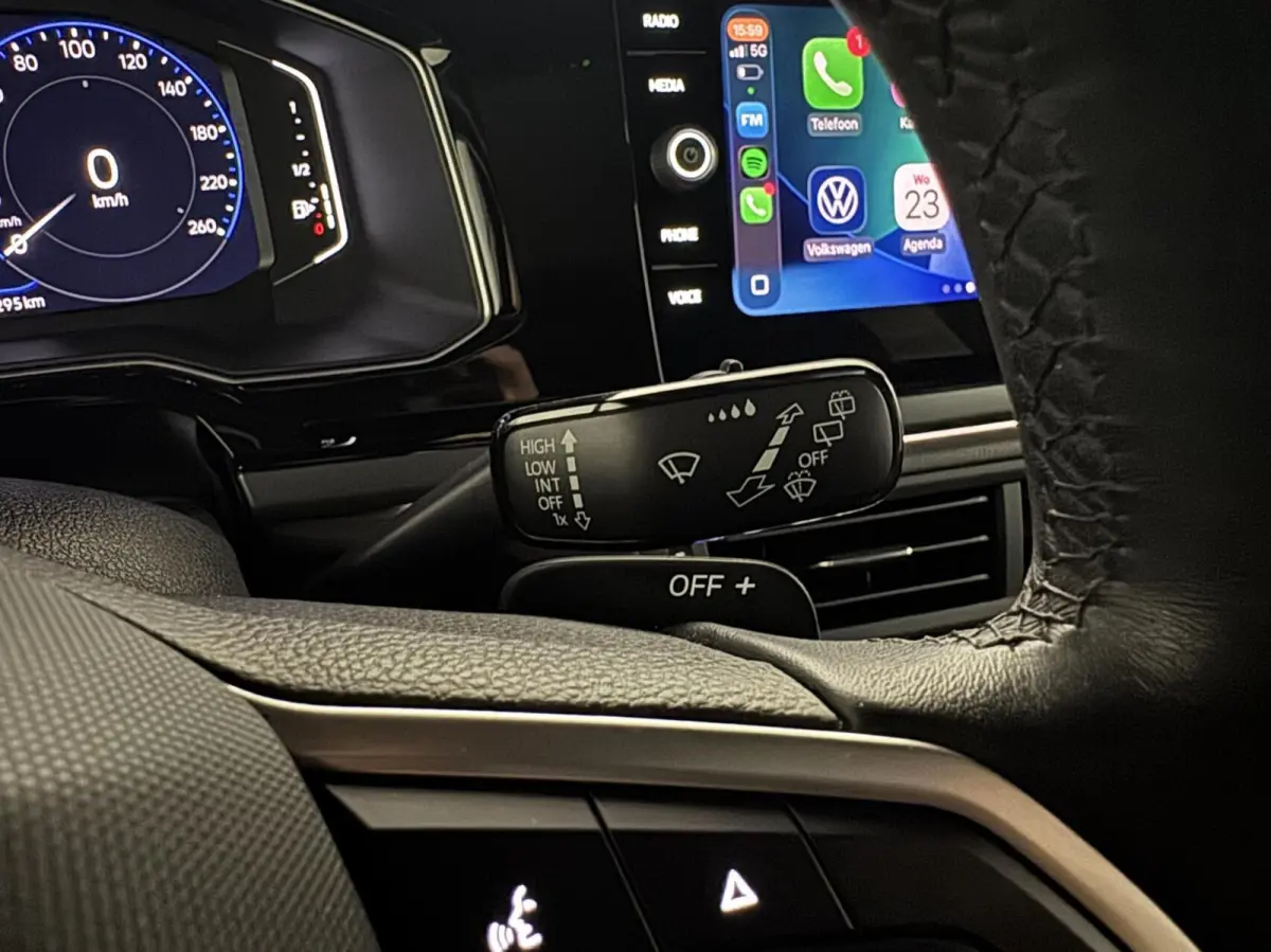 1.0 TSI R-Line Pano DSG Virtual Carplay Camera