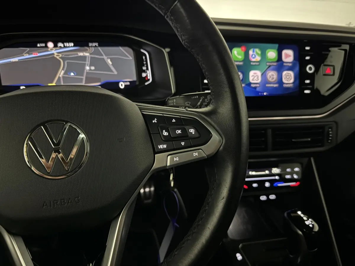 1.0 TSI R-Line Pano DSG Virtual Carplay Camera