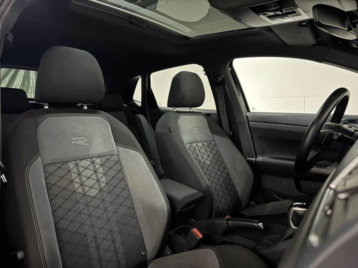 1.0 TSI R-Line Pano DSG Virtual Carplay Camera
