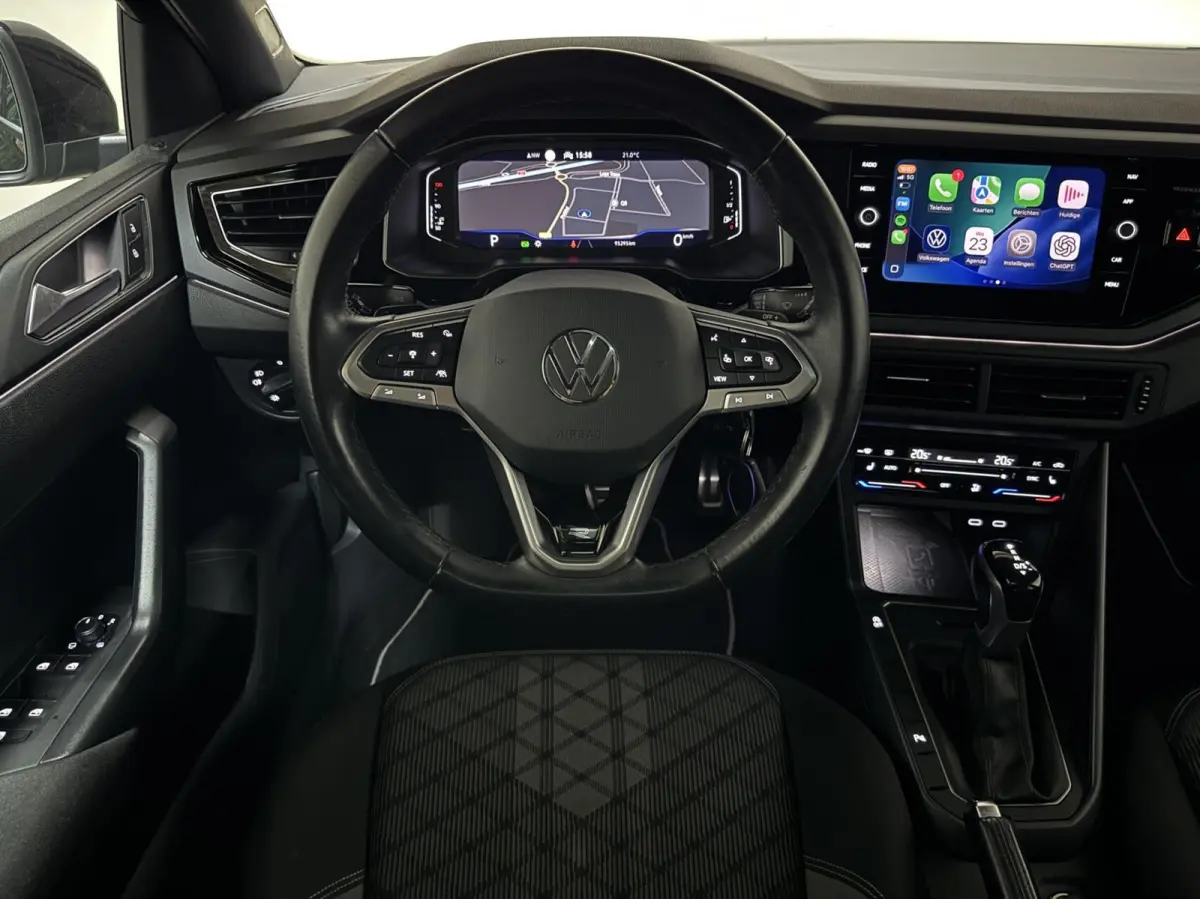 1.0 TSI R-Line Pano DSG Virtual Carplay Camera