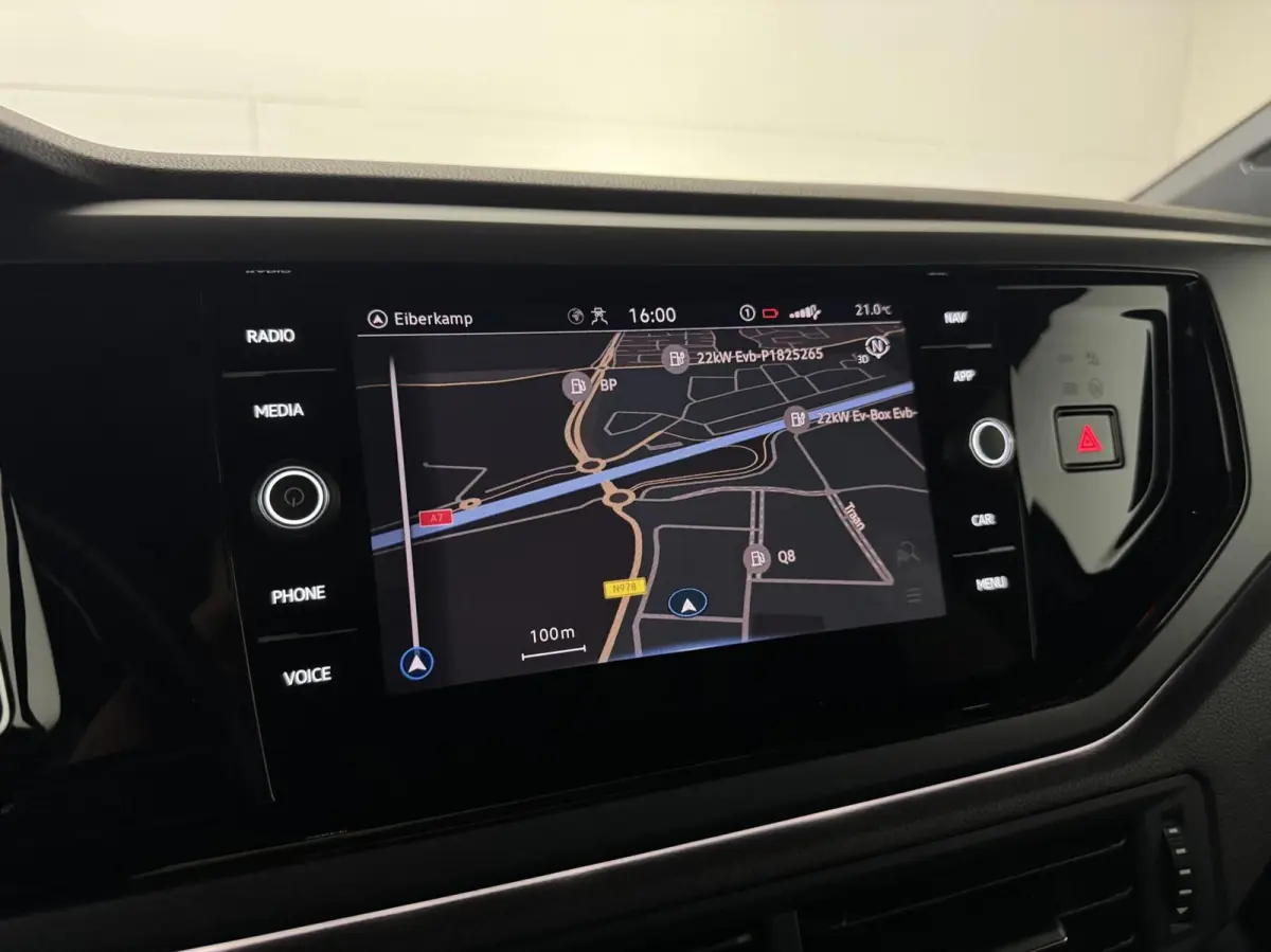 1.0 TSI R-Line Pano DSG Virtual Carplay Camera