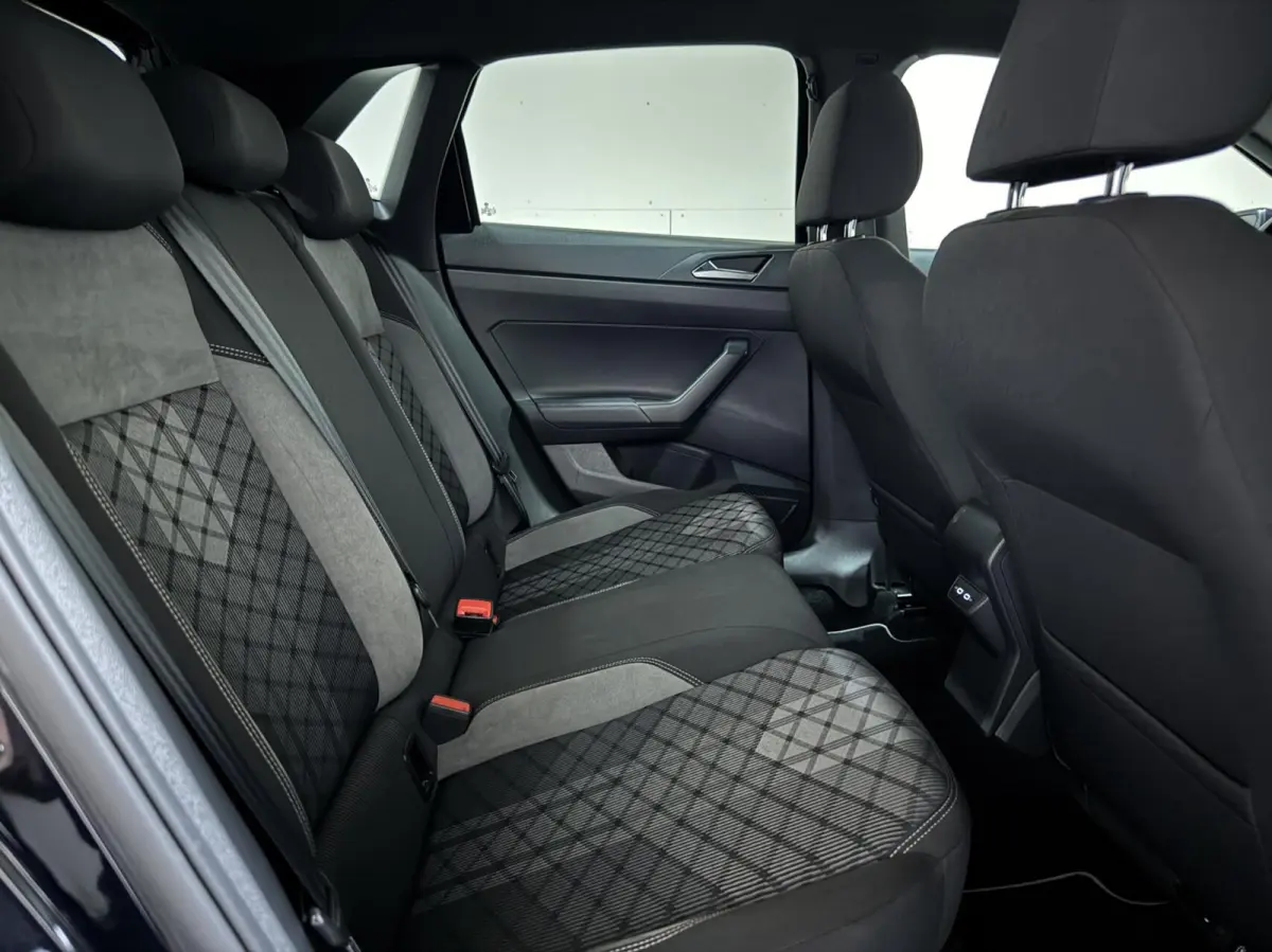 1.0 TSI R-Line Pano DSG Virtual Carplay Camera