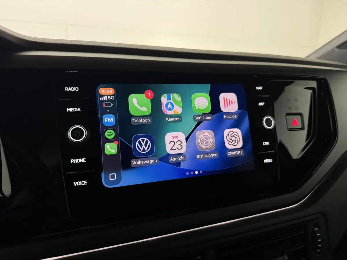 1.0 TSI R-Line Pano DSG Virtual Carplay Camera