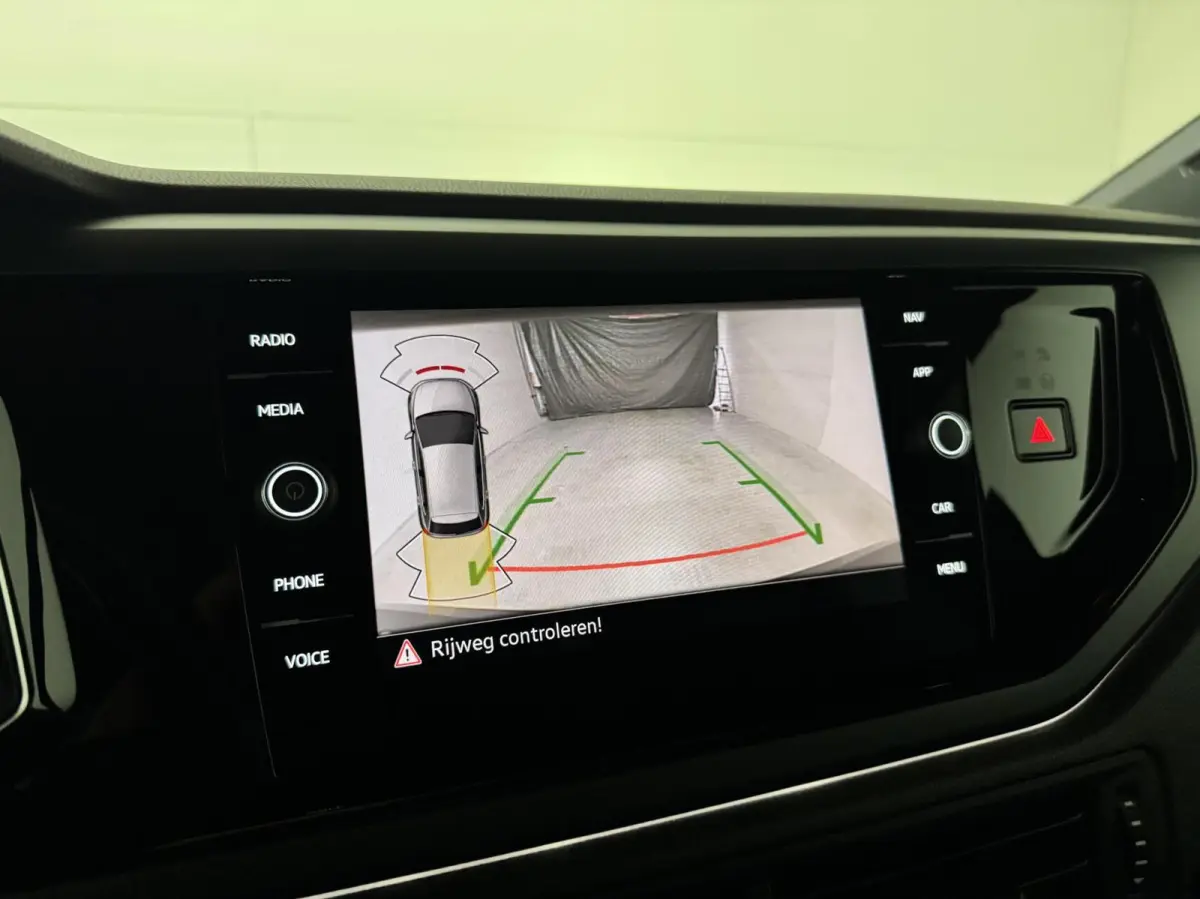 1.0 TSI R-Line Pano DSG Virtual Carplay Camera