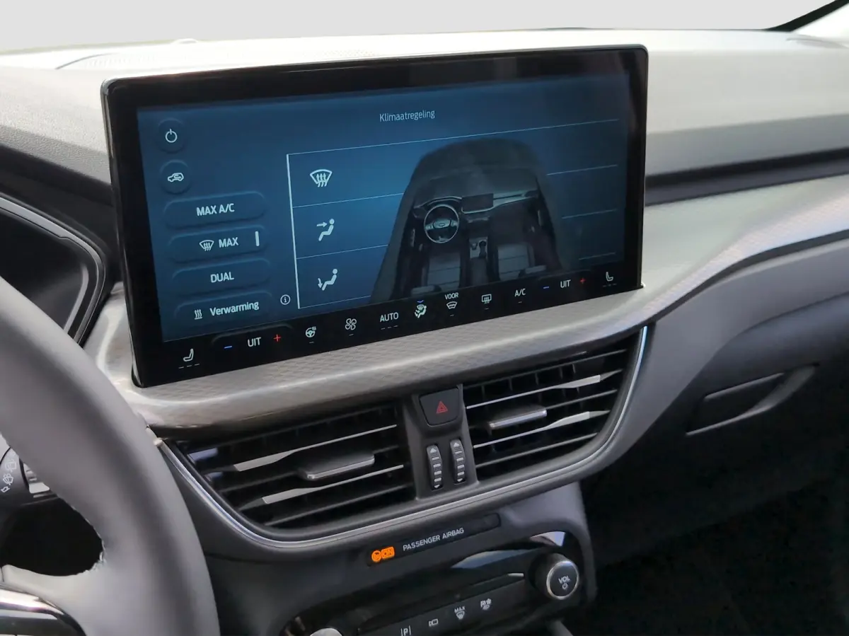 2.5 PHEV Titanium | Achterbank verwarmd | Achteruitrijcamera | All Weather banden