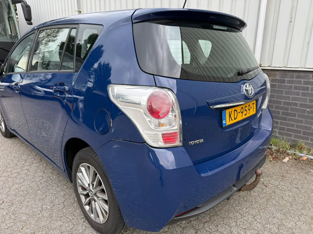 1.8 VVT-i Aspiration Automaat Airco Cruise Trekhaak Xenon