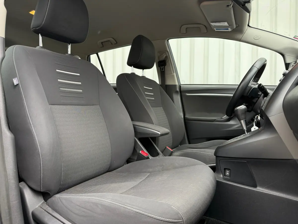 1.8 VVT-i Aspiration Automaat Airco Cruise Trekhaak Xenon