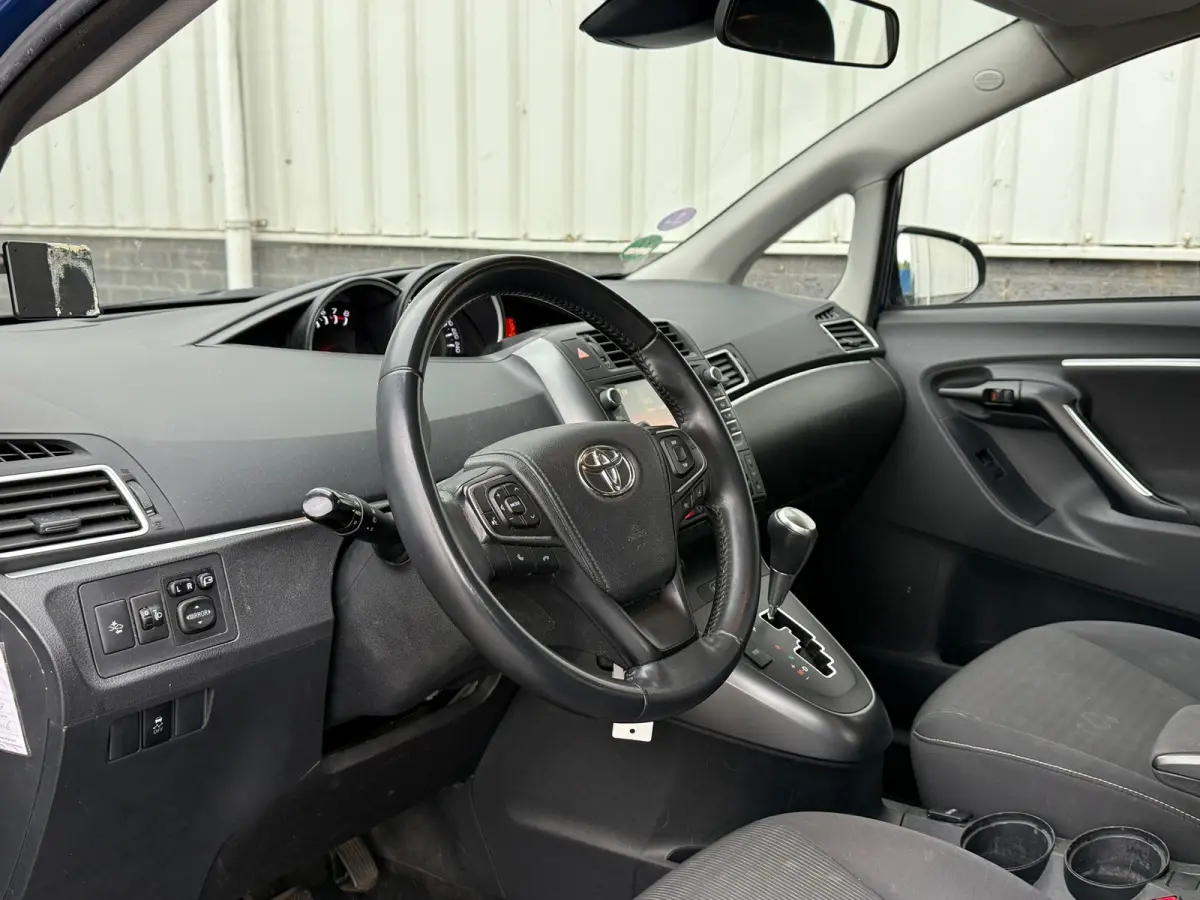 1.8 VVT-i Aspiration Automaat Airco Cruise Trekhaak Xenon