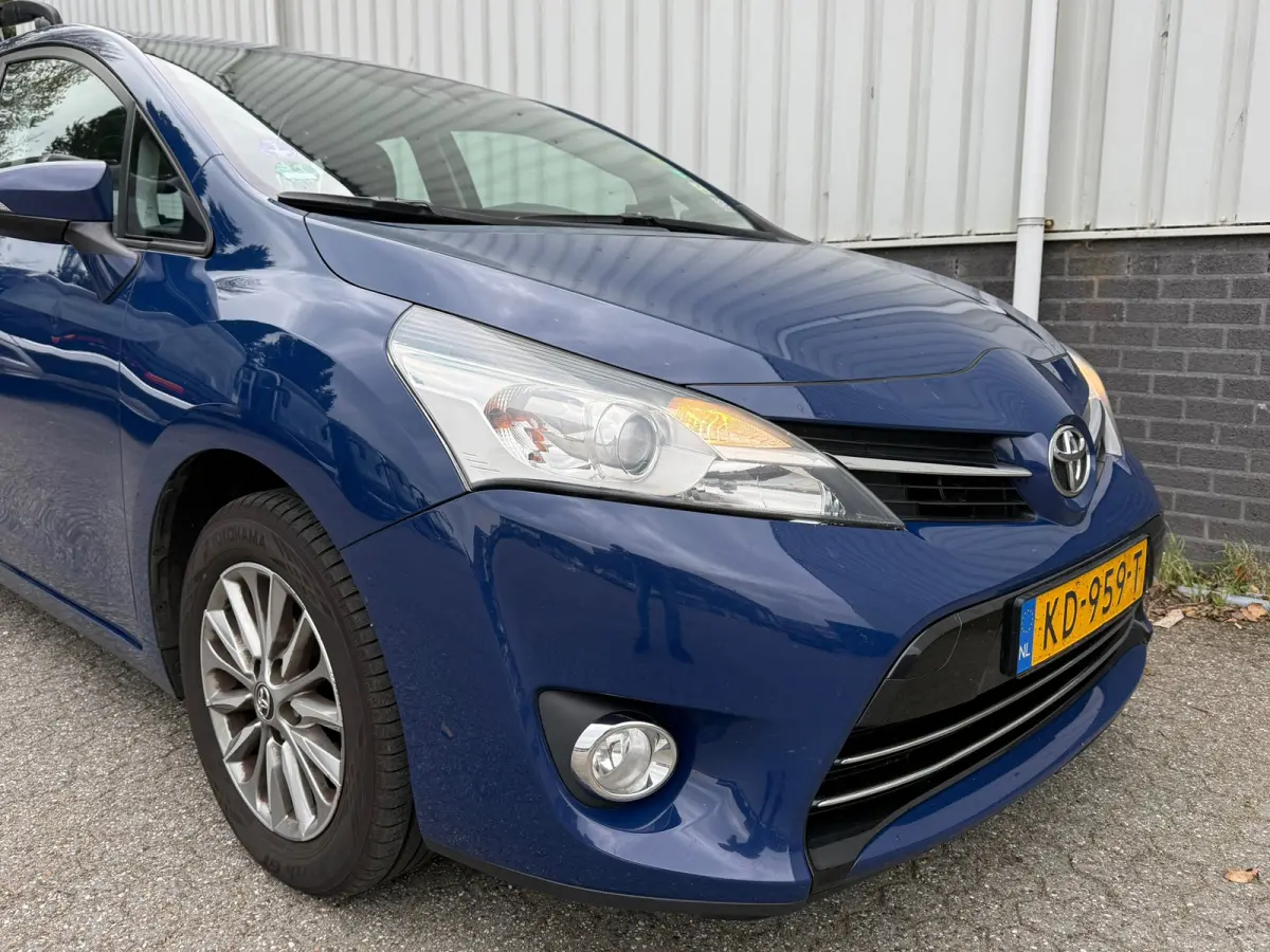 1.8 VVT-i Aspiration Automaat Airco Cruise Trekhaak Xenon