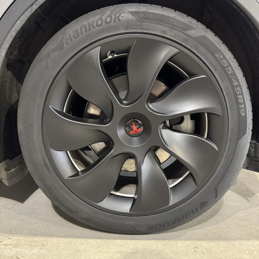 Long Range AWD + MMX PACK + EAP + ACC BOOST