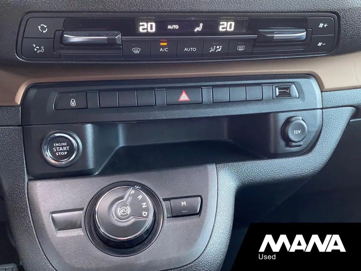 2.0 D-4D Dynamic L3H1 DC 177PK Automaat Dakraam LM Velgen Cruise 360camera Sensoren Bluetooth Navi
