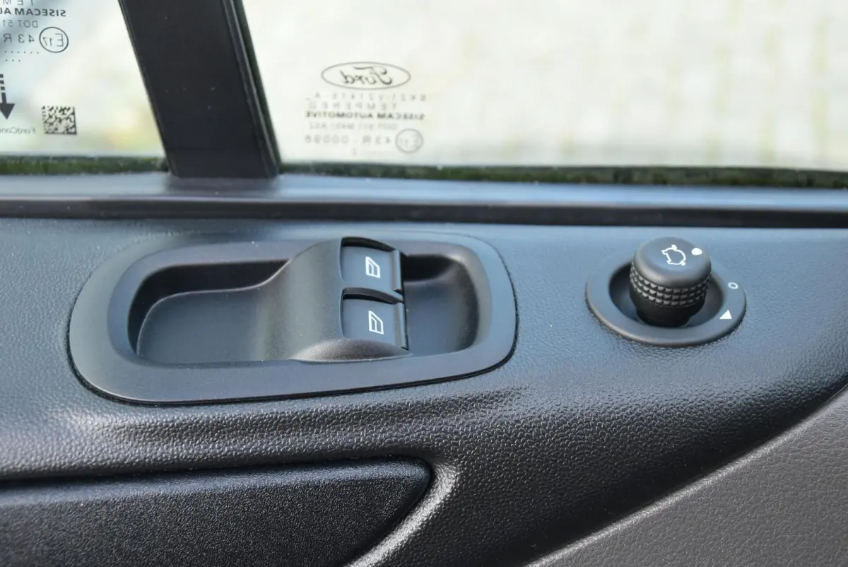 2.0 TDCI L1H1 Aut. E6 Airco Navi PDC NAP