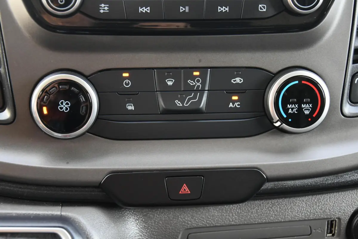 2.0 TDCI L1H1 Aut. E6 Airco Navi PDC NAP