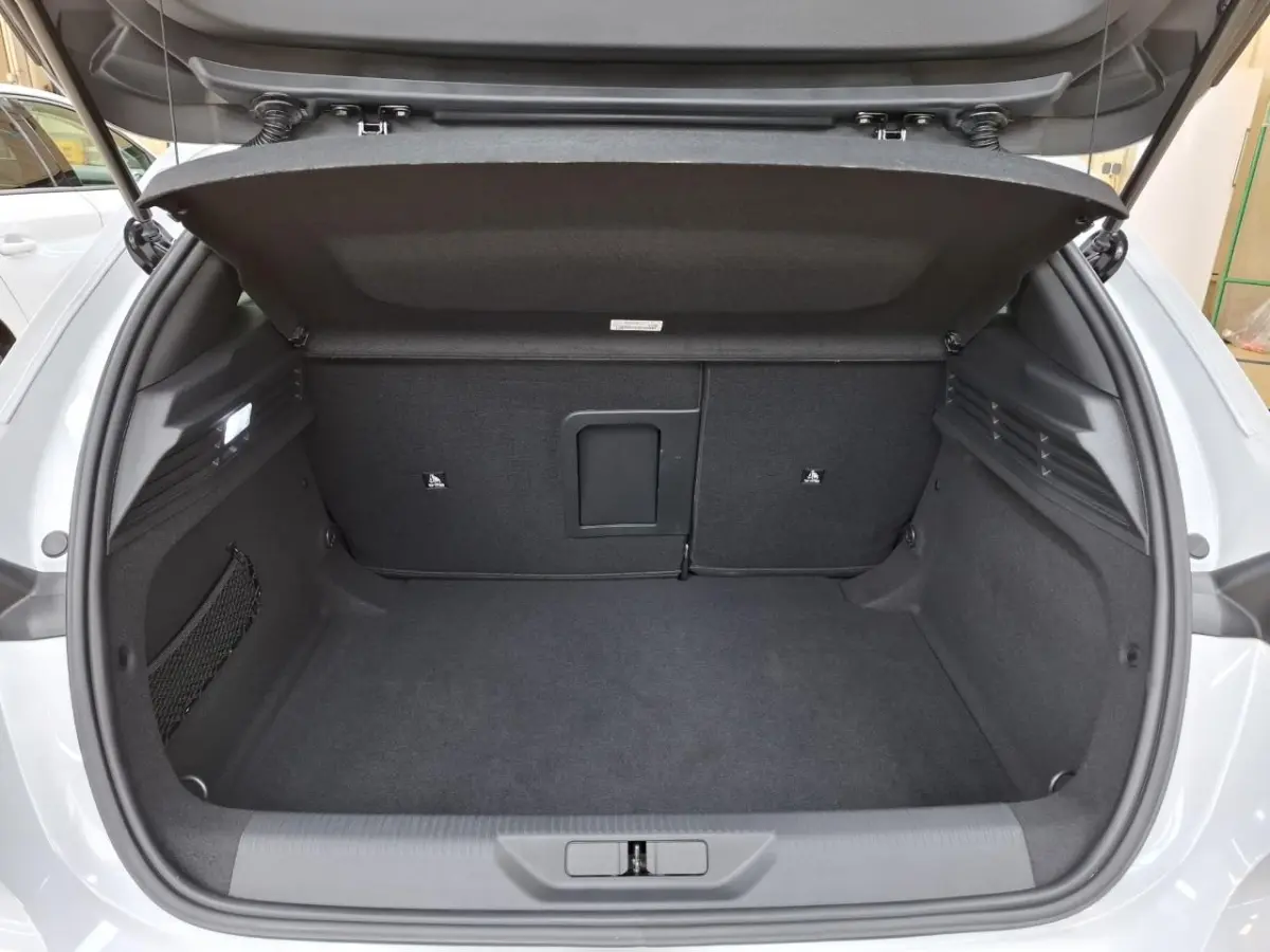 1.2 Hybrid 145 e-DCS6 GT | Panorama/schuifdak | Luxe stoelen | Focal | Trekhaak | Nieuw model | 5.000km |