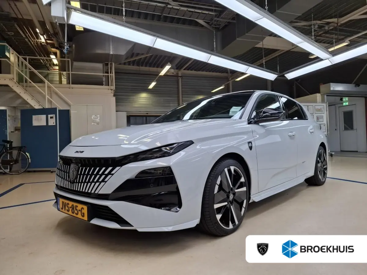 1.2 Hybrid 145 e-DCS6 GT | Panorama/schuifdak | Luxe stoelen | Focal | Trekhaak | Nieuw model | 5.000km |