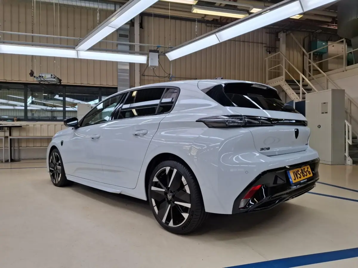 1.2 Hybrid 145 e-DCS6 GT | Panorama/schuifdak | Luxe stoelen | Focal | Trekhaak | Nieuw model | 5.000km |
