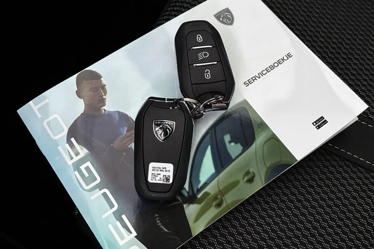1.2 Hybrid 145 GT Keyless Camera Dodehoek Adaptive Cruise