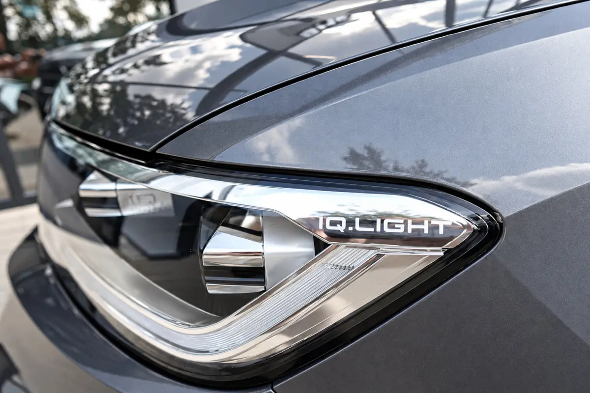 1.5 TSI R-Line Business+ PANO IQ.LIGHT ACC VOL