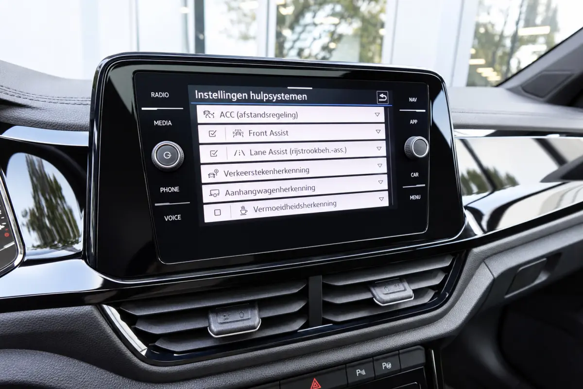1.5 TSI R-Line Business+ PANO IQ.LIGHT ACC VOL