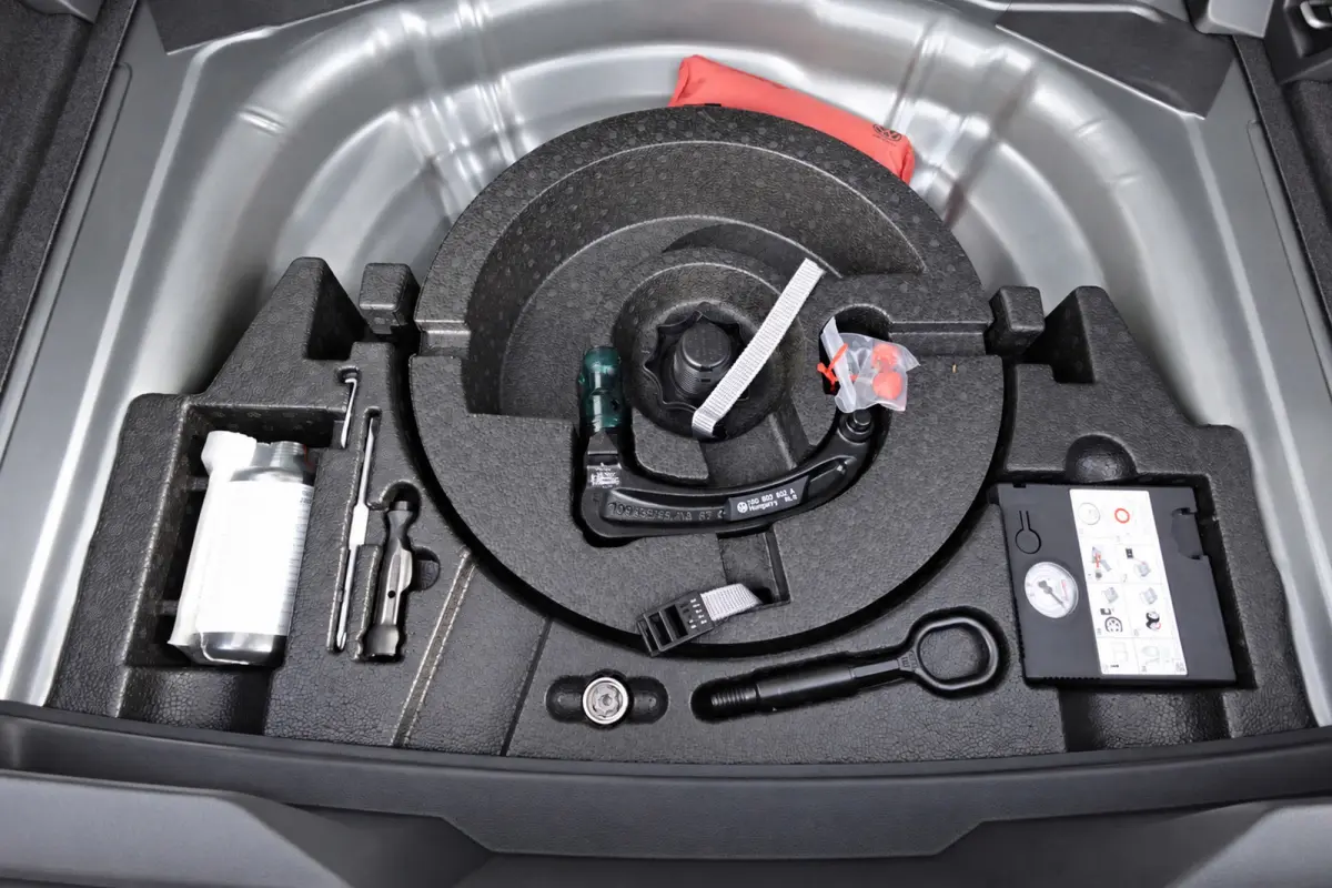 1.5 TSI R-Line Business+ PANO IQ.LIGHT ACC VOL