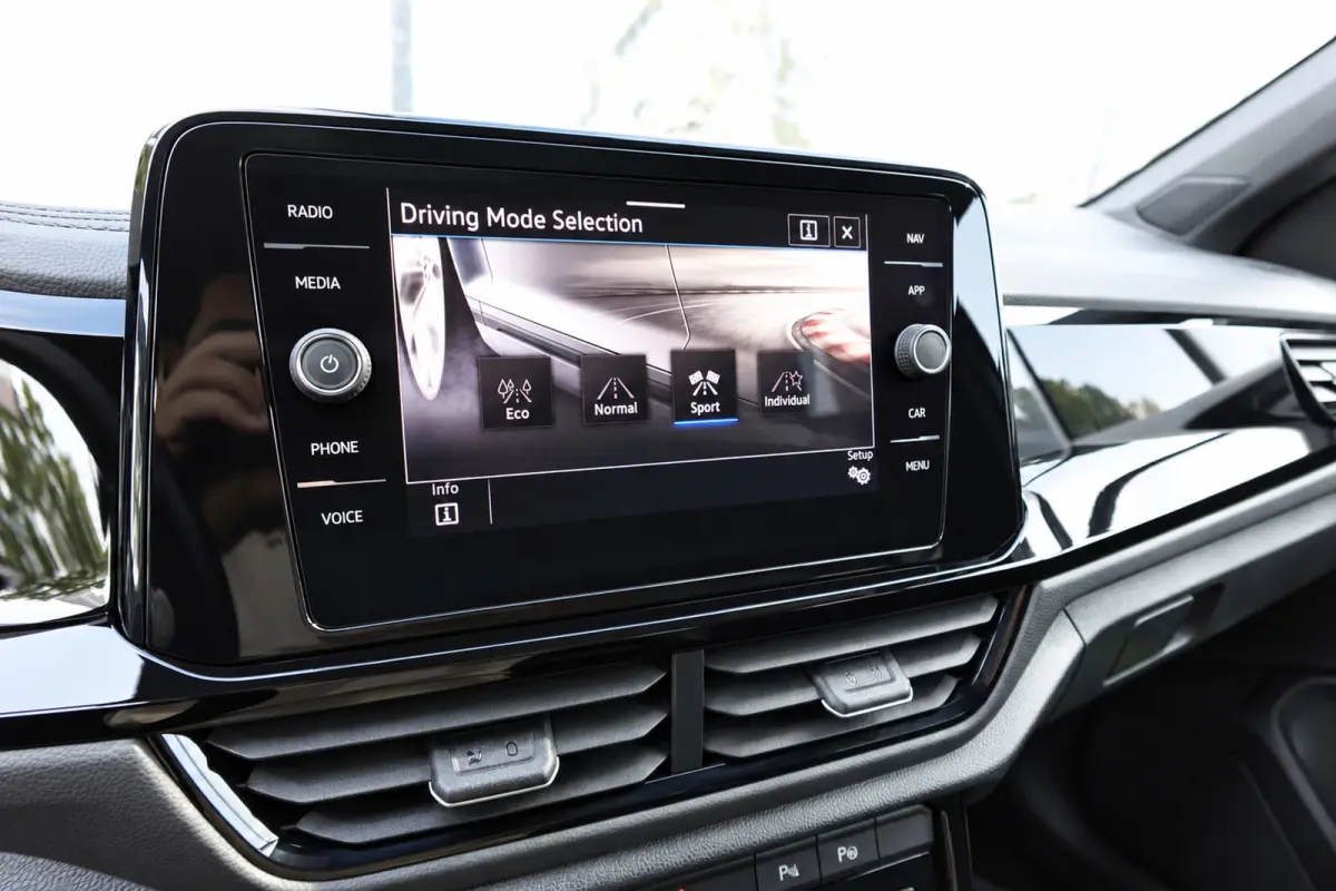 1.5 TSI R-Line Business+ PANO IQ.LIGHT ACC VOL