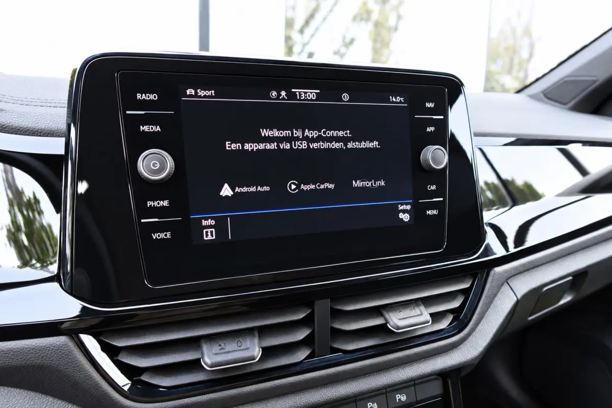 1.5 TSI R-Line Business+ PANO IQ.LIGHT ACC VOL