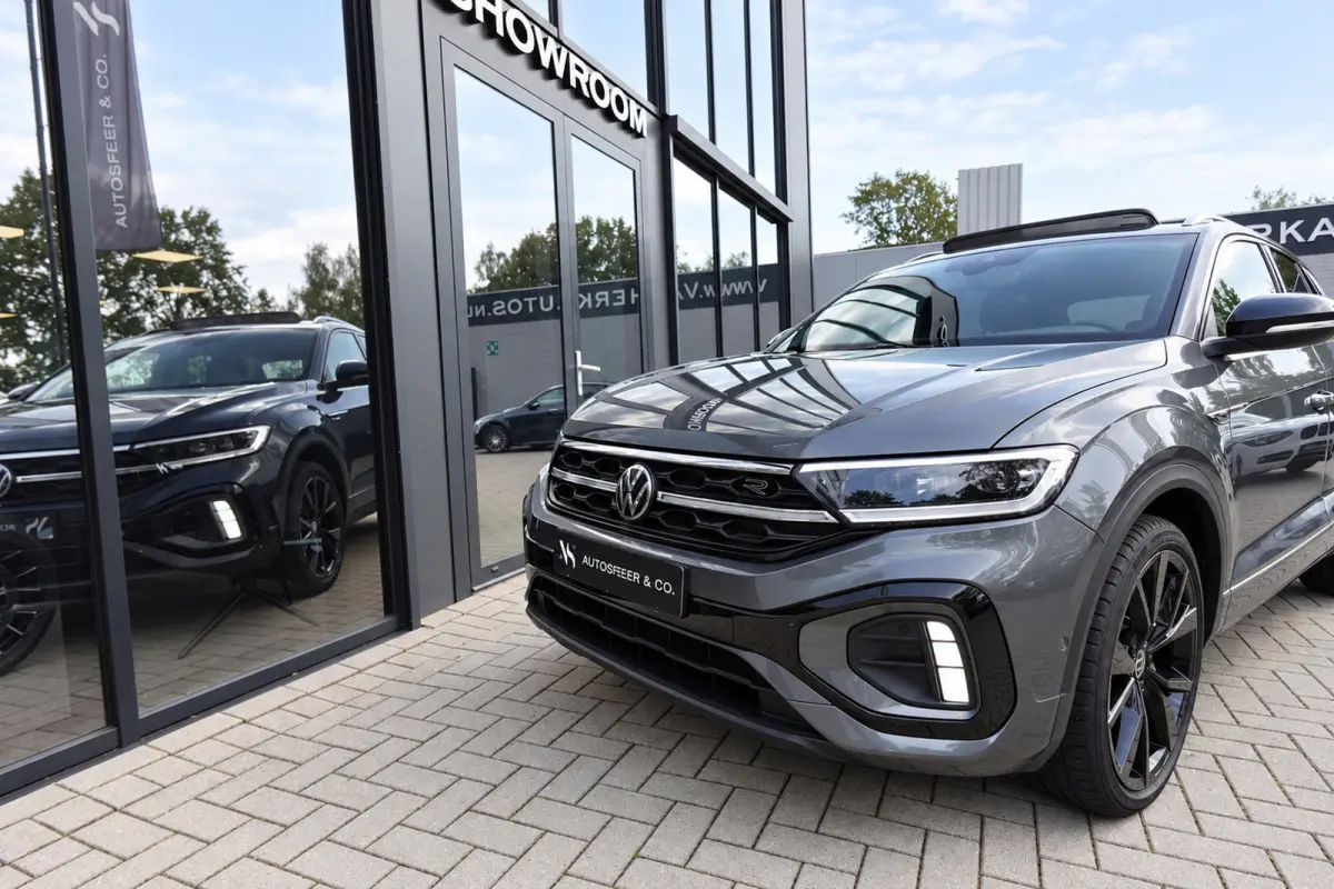 1.5 TSI R-Line Business+ PANO IQ.LIGHT ACC VOL