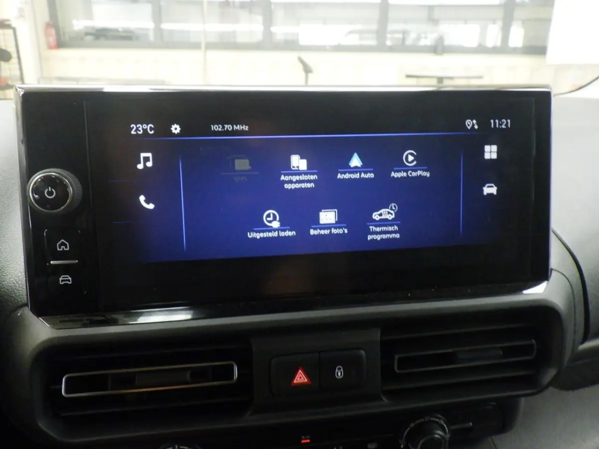 136 L1 50kWh | Fase 3 laden | SOH 99% | Navi by app | Apple carplay | Camera | Nieuw model | 3.300km |