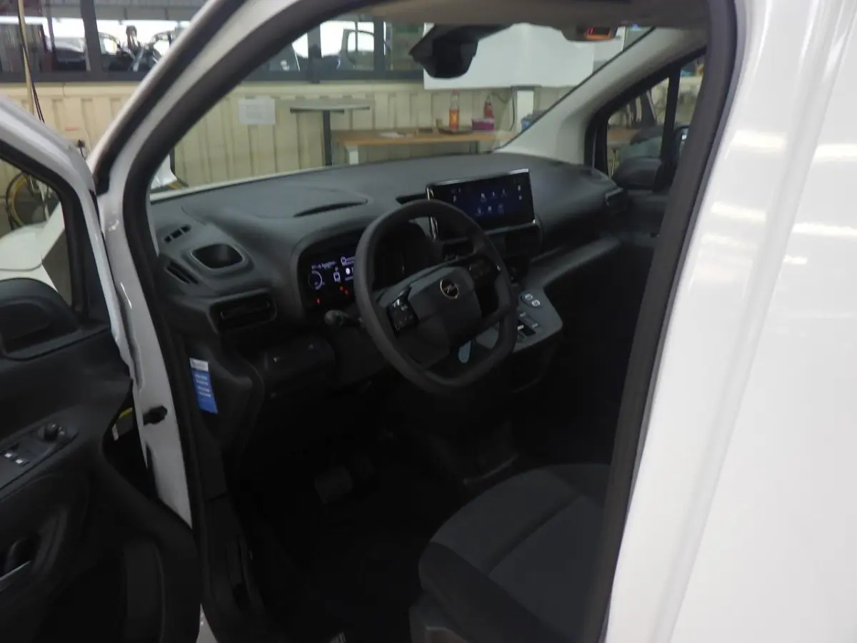 136 L1 50kWh | Fase 3 laden | SOH 99% | Navi by app | Apple carplay | Camera | Nieuw model | 3.300km |