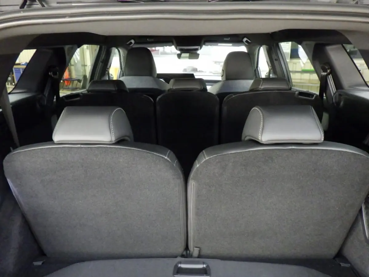 GT Exclusive 73 kWh 7p | Fase 3 laden | SOH 99% | Lederen bekleding | Massage | Trekhaak | 20 Inch | NL auto |