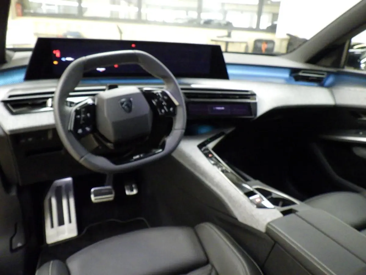 GT Exclusive 73 kWh 7p | Fase 3 laden | SOH 100% | Panorama/schuifdak | Lederen bekleding | Trekhaak | Massage | NL auto |
