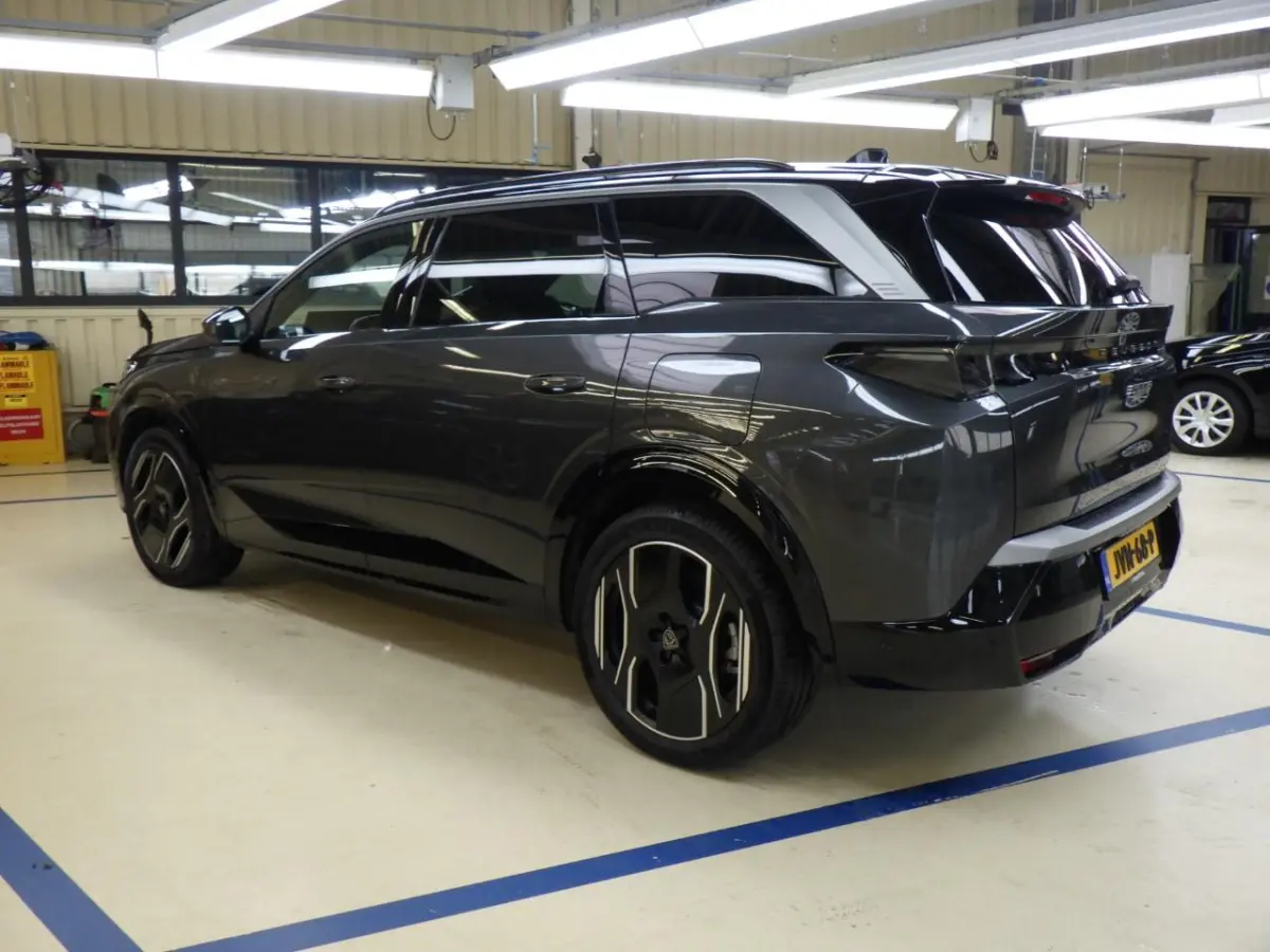 GT Exclusive 73 kWh 7p | Fase 3 laden | SOH 100% | Panorama/schuifdak | Lederen bekleding | Trekhaak | Massage | NL auto |