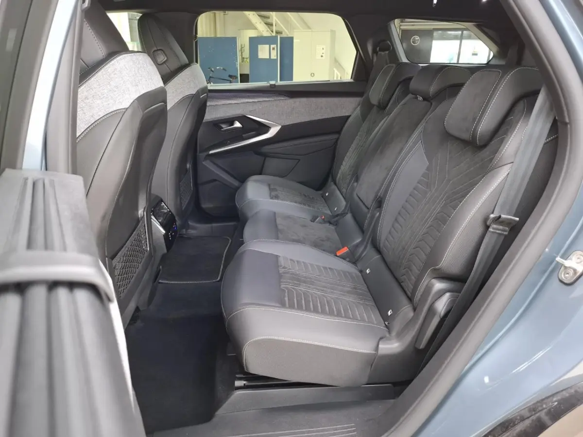 GT Avantage 73 kWh 7p | Fase 3 laden | SOH 100% | Luxe stoelen | Elektrische verstelbare stoelen | Alcantara | NL auto |