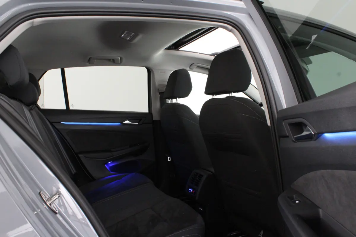 1.4 eHybrid > Pano.schuifdak/Moonstone Grey/Memory/17 inch