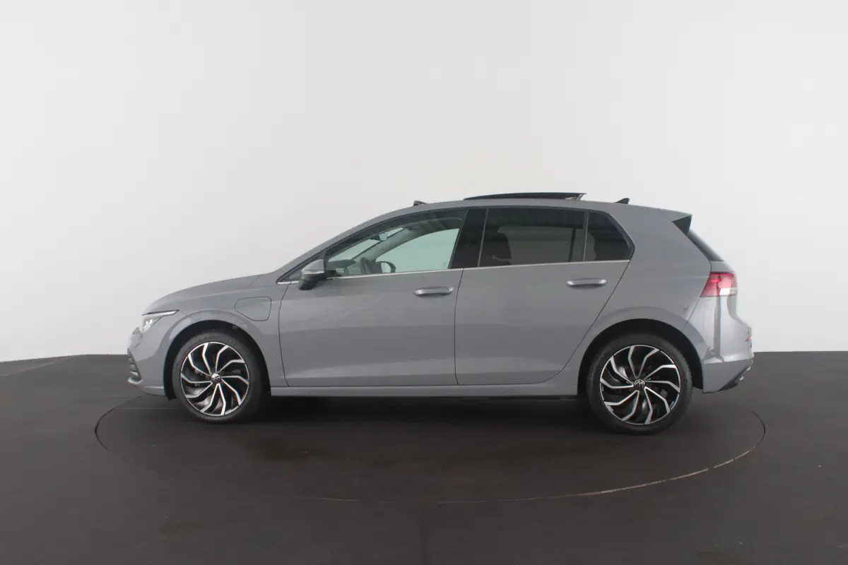 1.4 eHybrid > Pano.schuifdak/Moonstone Grey/Memory/17 inch