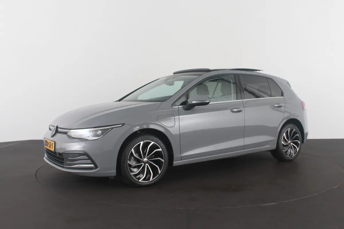 1.4 eHybrid > Pano.schuifdak/Moonstone Grey/Memory/17 inch
