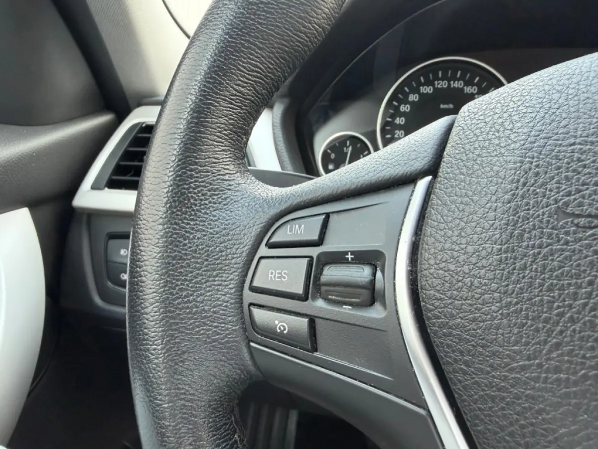 318i Aut. 2e eigenaar NL-auto LED Navi Cruise PDC