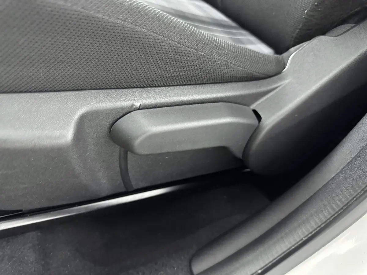 72 pk Allure | Apple Carplay/Android Auto | AchteruitrijCamera | Climate Control Getinte Achterruiten