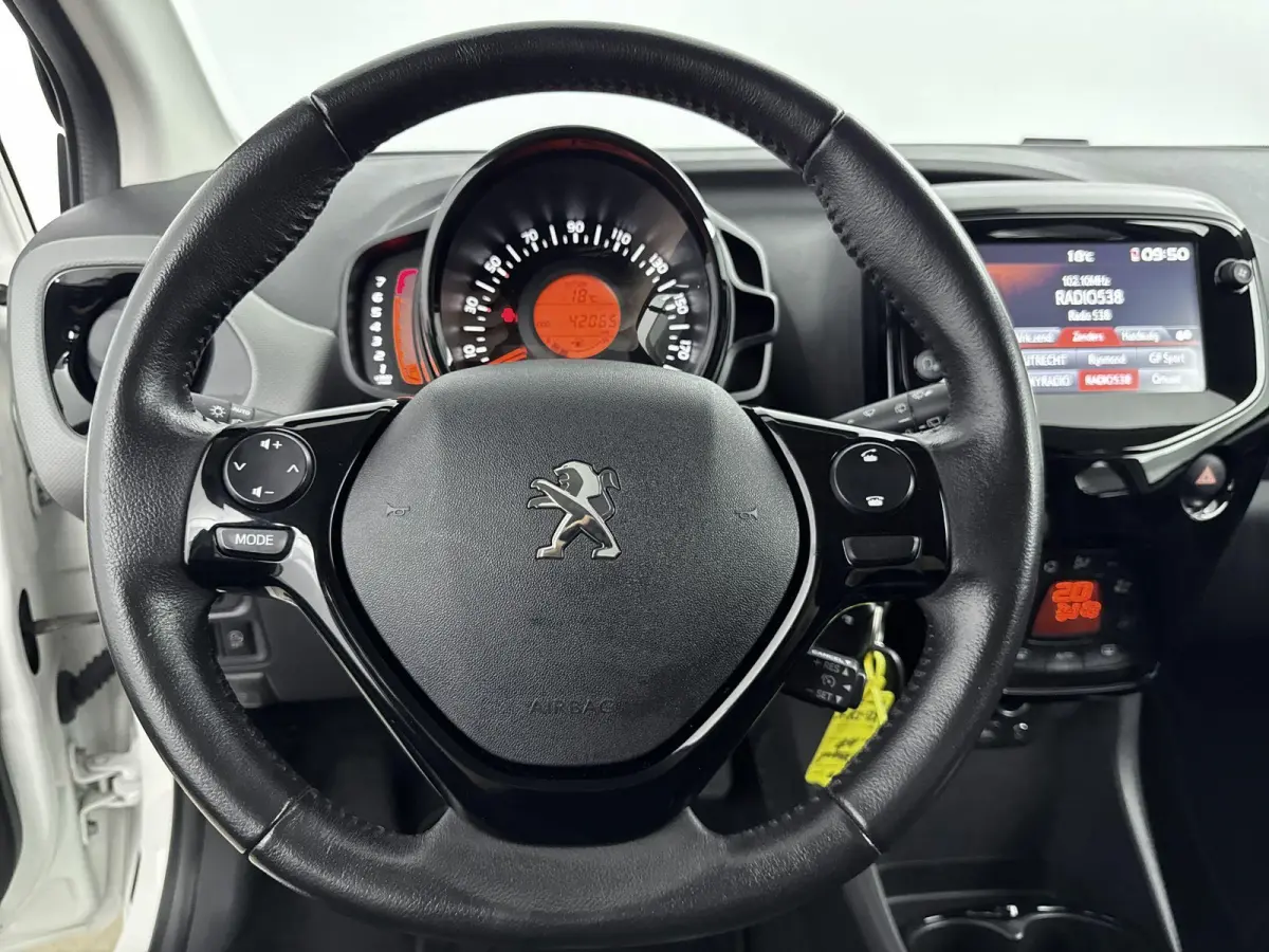 72 pk Allure | Apple Carplay/Android Auto | AchteruitrijCamera | Climate Control Getinte Achterruiten