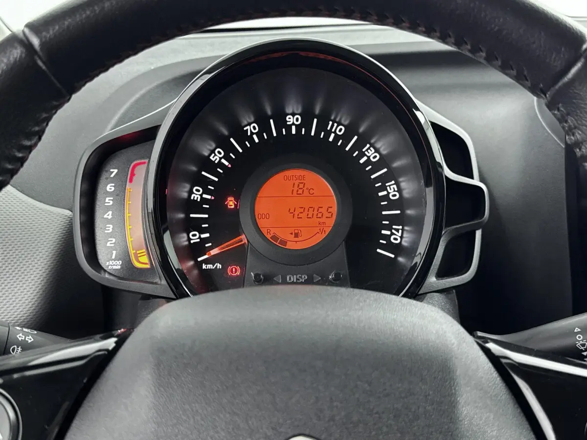 72 pk Allure | Apple Carplay/Android Auto | AchteruitrijCamera | Climate Control Getinte Achterruiten