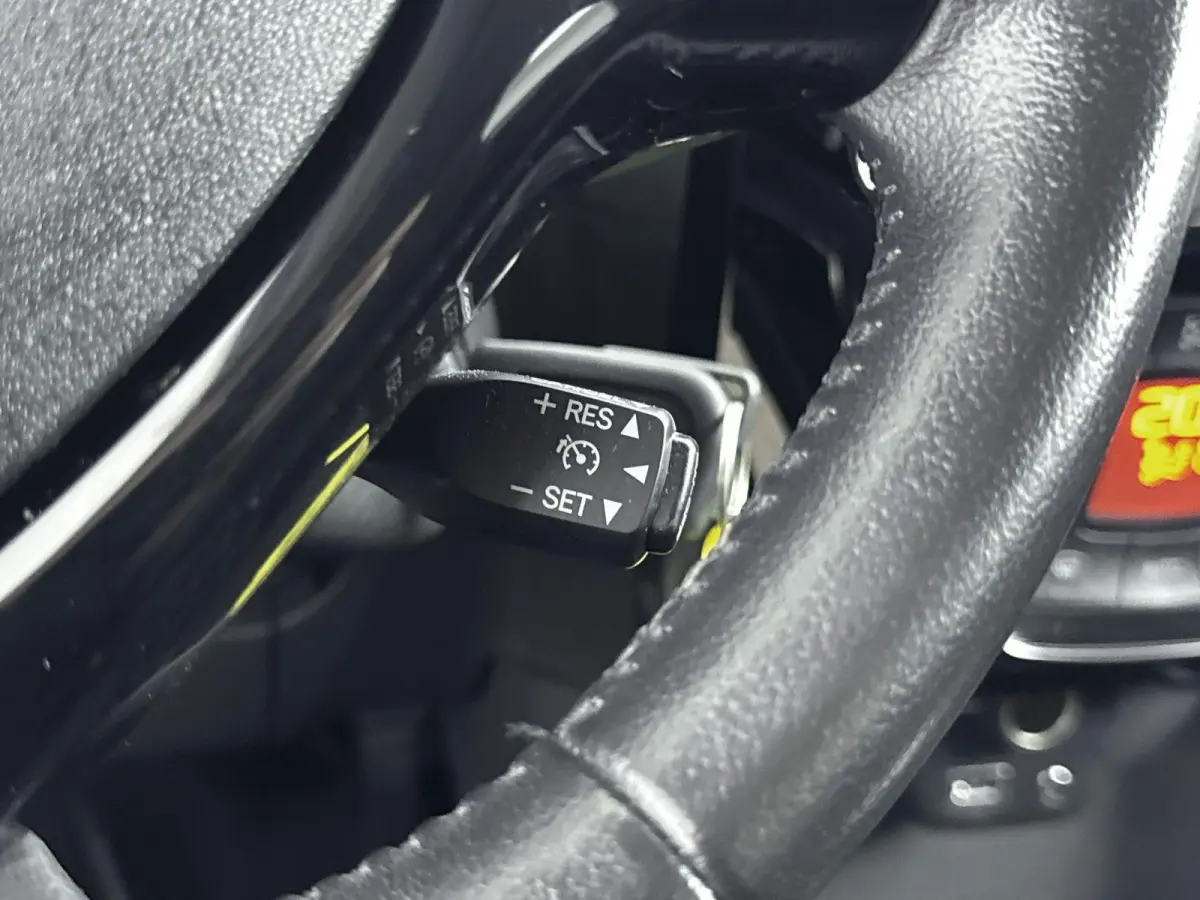 72 pk Allure | Apple Carplay/Android Auto | AchteruitrijCamera | Climate Control Getinte Achterruiten